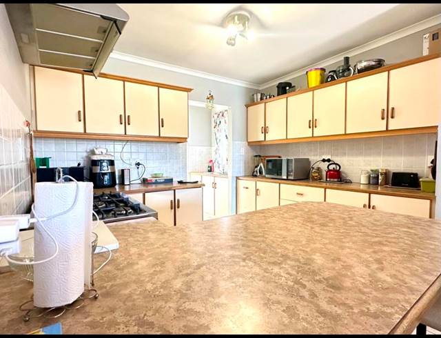 3 BEDROOM HOUSE FOR SALE IN BERGZICHT